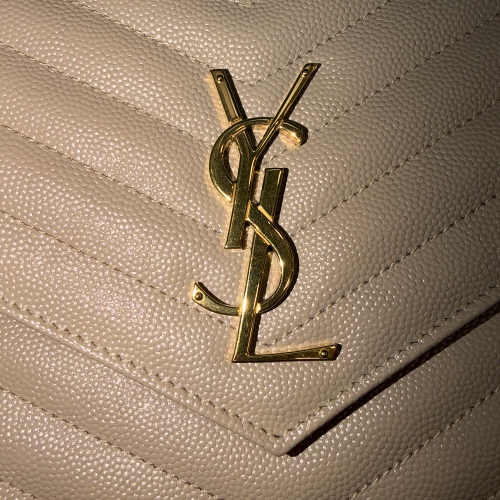 AUTHENTIC Saint Laurent Beige Chevron Quilted Wristlet with Gold YSL Logo - Picture 3 of 11